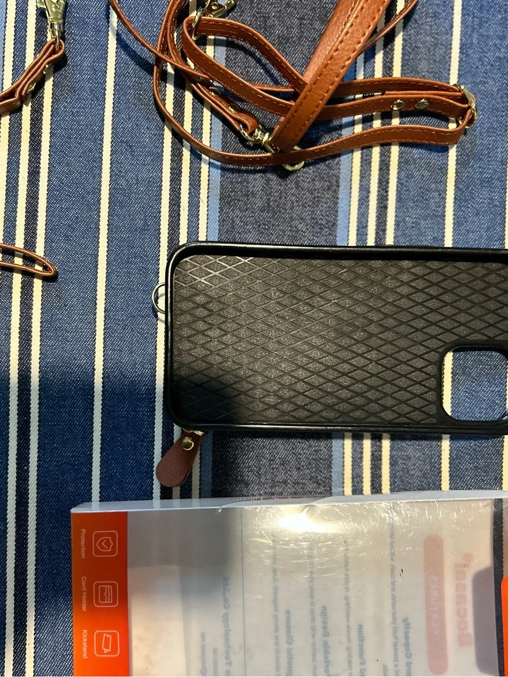 Quilted Brown Leather Crossbody Phone Case with Card Pocket and Detachable Strap